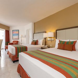 Deluxe King or Double Room Partial Ocean View